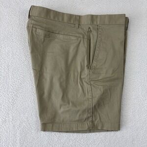 FABLETICS Mens 'The High Side' Chino Shorts Size 38 Khaki 7.5" Casual‎ Stretch